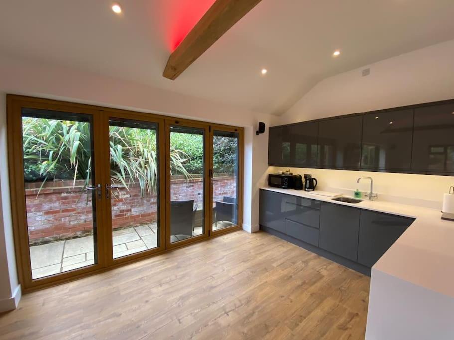 Stansted Airport Luxury Annexe With Parking. Apartment Birchanger Exterior photo